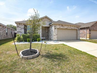 8213 Wildwest Drive, Fort Worth, Texas 76131, USA