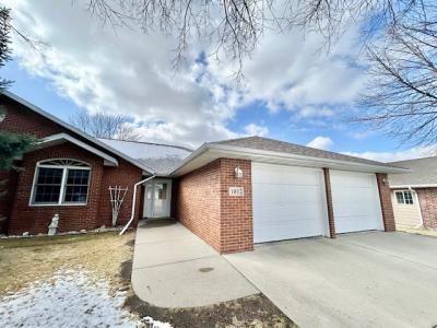 1612 Cypress Point Circle, Brookings, SD 57006, USA