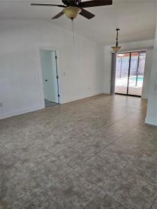 12619 98th St., Largo, Florida 33773, Amerika Birleşik Devletleri