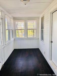 82 Hemlock Street, West Haven, Connecticut 06516, USA