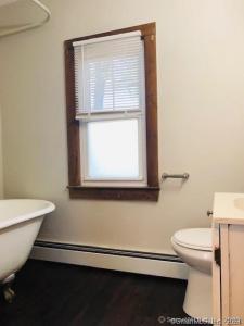 82 Hemlock Street, West Haven, Connecticut 06516, USA
