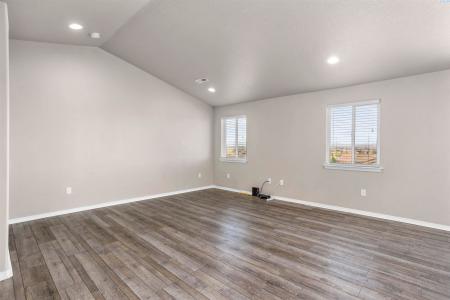 5706 Chapel Hill Blvd, Pasco, Washington 99301