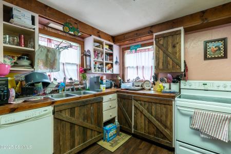 29 Robbins Road, Bloomsburg, Pennsylvania 17815, USA