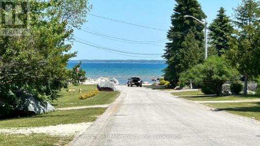 8 BAYVIEW AVENUE, Wasaga Beach, Онтарио L9Z 2Y6, Канада