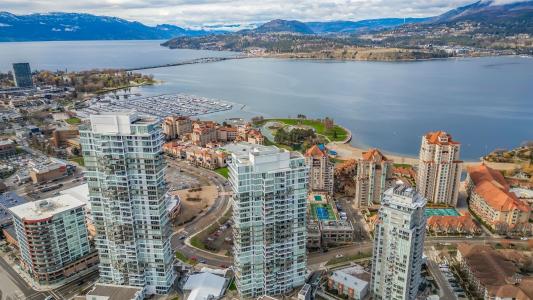 1181 SUNSET DRIVE, Kelowna, ブリティッシュコロンビア V1Y 0L4, カナダ