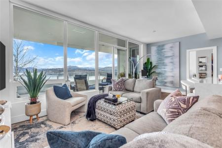1181 SUNSET DRIVE, Kelowna, ブリティッシュコロンビア V1Y 0L4, カナダ