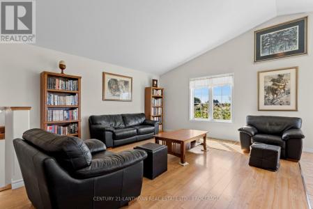 1095 FRED BROWN ROAD, Loyalist (lennox And Addington - South), 安大略省 K0H 2H0, 加拿大