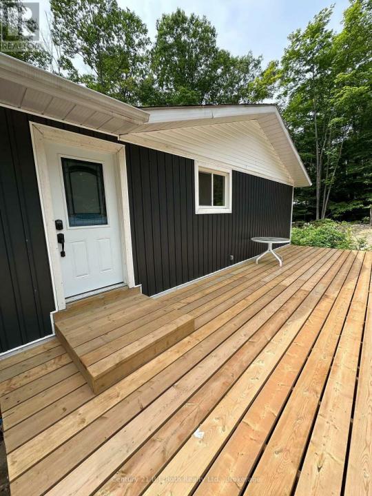 1 WAAGOSH MIIKAANS LANE, Christian Island 30 (beausoleil First Nation), Ontario L9M 0A9, Canada