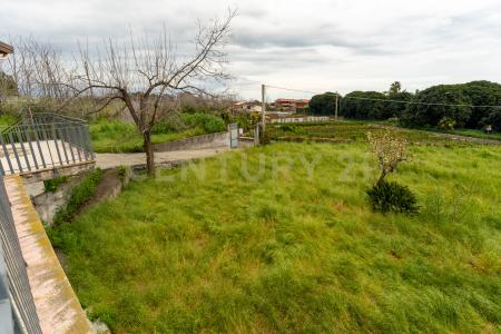 Via Marchesana, Valverde, Sicilia 95028, Italy
