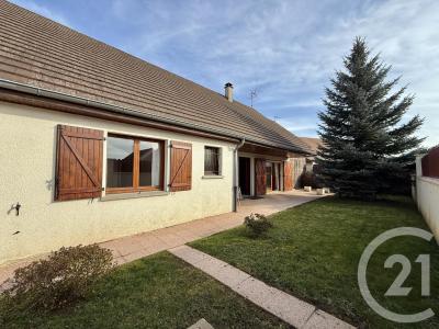 Moulins, Alvernia 03000, Francia