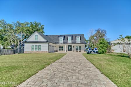 700 E 2nd Street, Lynn Haven, Florida 32444, USA