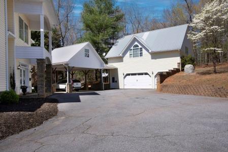 30 Berrong Drive, Hayesville, 노스 캐롤라이나 28904, 미국