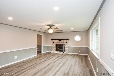 444 Meadow Spring Road, Latrobe, 宾夕法尼亚州 15650, 美国
