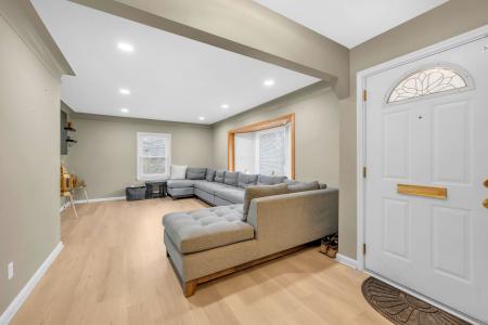 22721 Lawrence Avenue, Dearborn, Мичиган 48128, Соединенные Штаты