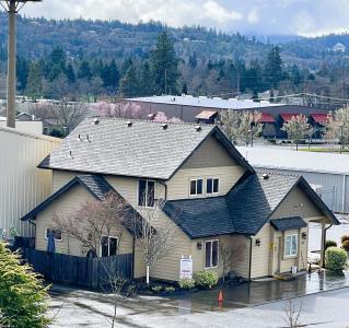 2207 NE Industry Drive, Grants Pass, אורגון 97526, ארצות הברית של אמריקה 