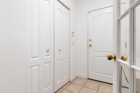 7680 Boul. Marie-Victorin, Brossard, Quebec J4W 3L2, Canada