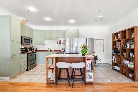 7680 Boul. Marie-Victorin, Brossard, Quebec J4W 3L2, Canada