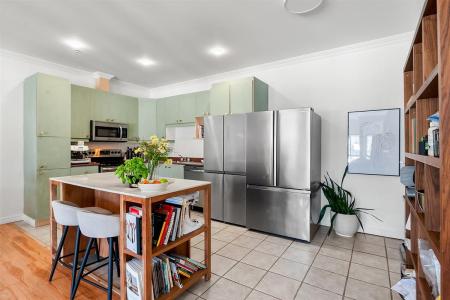 7680 Boul. Marie-Victorin, Brossard, Quebec J4W 3L2, Canada