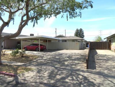 325 N Lincoln Avenue, Manteca, California 95336, USA