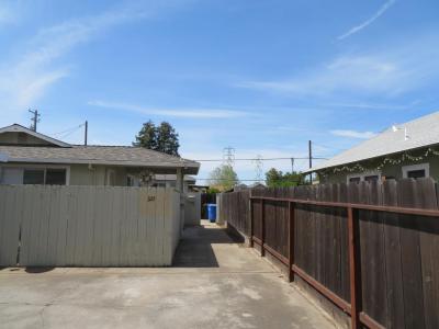 325 N Lincoln Avenue, Manteca, California 95336