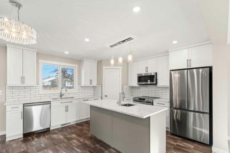 8805 102 STREET, Grande Prairie, 阿爾伯塔 T8V 2S6, 加拿大