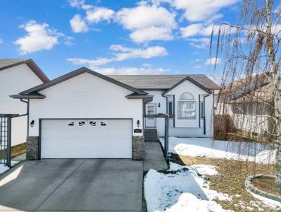 5617 PARK STREET, Blackfalds, Alberta T0M 0J0, Canada