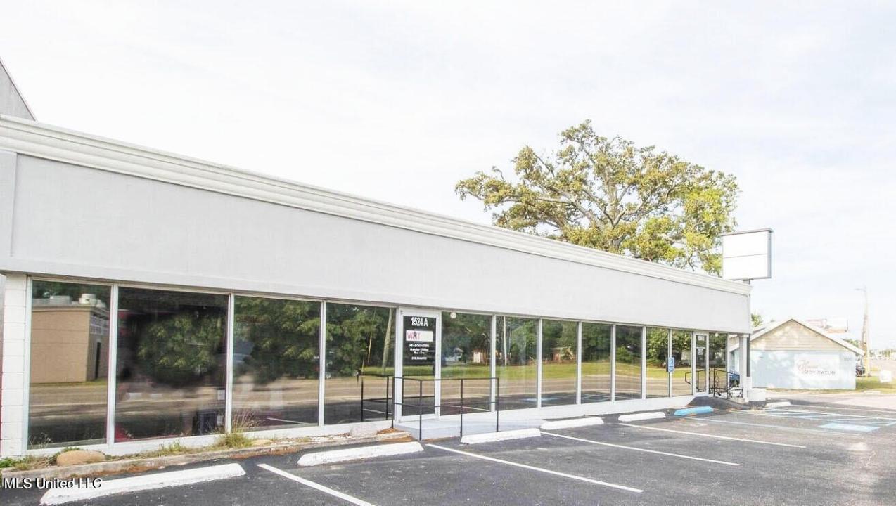 1524 Pass Road, Gulfport, Mississippi 39507