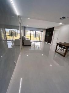 1731 Presidential Way C203, West Palm Beach, Floride 33401, États-Unis