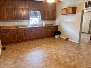 405 N St. Clair St., Altamont, Illinois 62411, USA