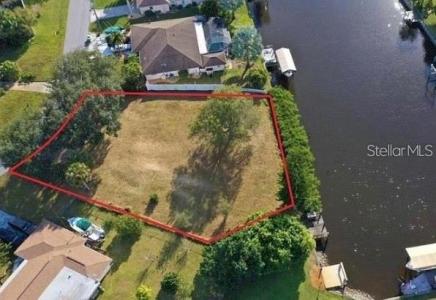 550 E Tarpon Boulevard NW, Port Charlotte, פלורידה 33952, ארצות הברית של אמריקה