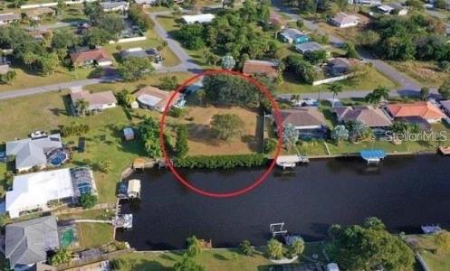 550 E Tarpon Boulevard NW, Port Charlotte, פלורידה 33952, ארצות הברית של אמריקה