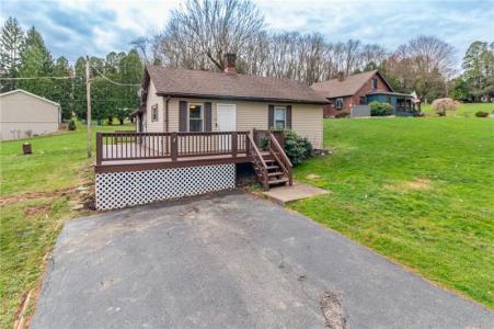 160 Dutchtown Rd, Butler, Pennsylvania 16002