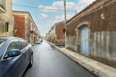 Via Carlo Alberto, San Gregorio Di Catania, Sicilia 95027, Italia