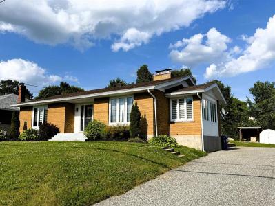 279 Rue Fafard, Maniwaki, Québec J9E 1Y9, Canada