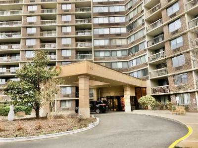 2 Bay Club Drive 14X, Bayside, NY 11360, USA