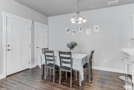 883 N VAN DYNE DR B102, Saratoga Springs, Utah 84045, États-Unis