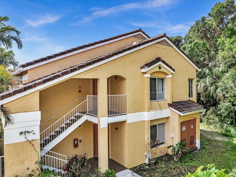 2440 NW 33rd St , 1812, Oakland Park, Florida 33309, Estados Unidos