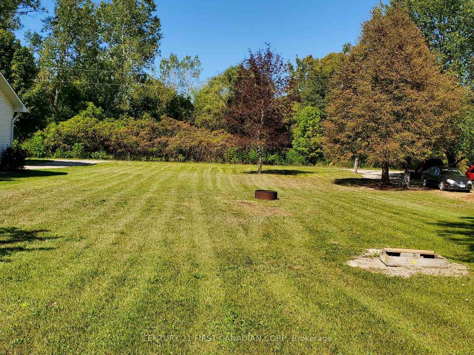 8275 GOOSEMARSH LINE, Lambton Shores, Ontario N0M 1T0, Canada
