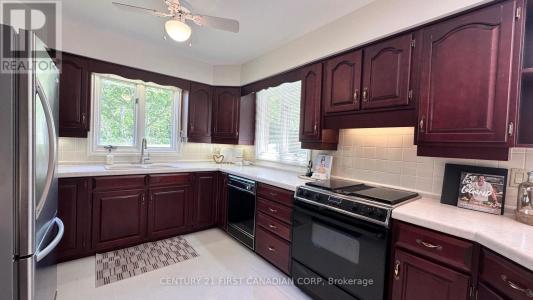 212 TIMBER DRIVE, London South (south B), 安大略省 N6K 4B6, 加拿大