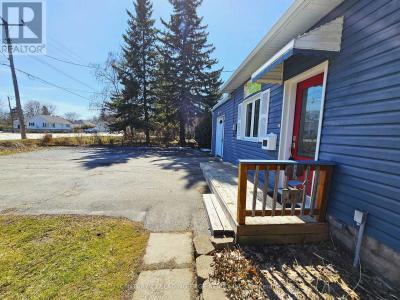 350 THE QUEENSWAY SOUTH, Georgina (keswick South), オンタリオ L4P 2B9, カナダ