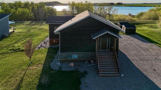 47 RAILWAY AVENUE, Erickson, Manitoba R0J 0P0, Canada