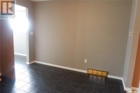 600 RAILWAY AVENUE W, Assiniboia, Saskatchewan S0H 0B0, Canada