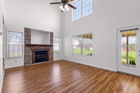 970 Granite Trl, Adams, Tennessee 37010, USA