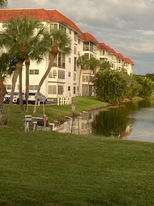 4750 NW 22 Court NW 202, Lauderhill, Floryda 33313, USA