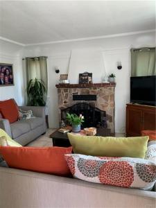 6531 Hereford Dr, Los Angeles, California 90022, Estados Unidos