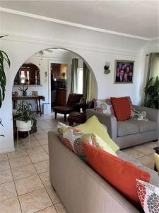 6531 Hereford Dr, Los Angeles, California 90022, Estados Unidos
