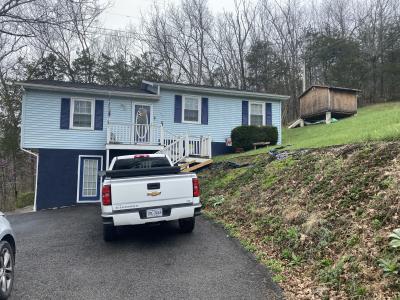 103 Ronnie St, Cedar Bluff, Virginia 24609, USA