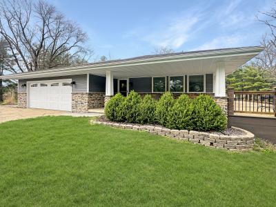 5591 State St., Charleston, Illinois 61920, USA