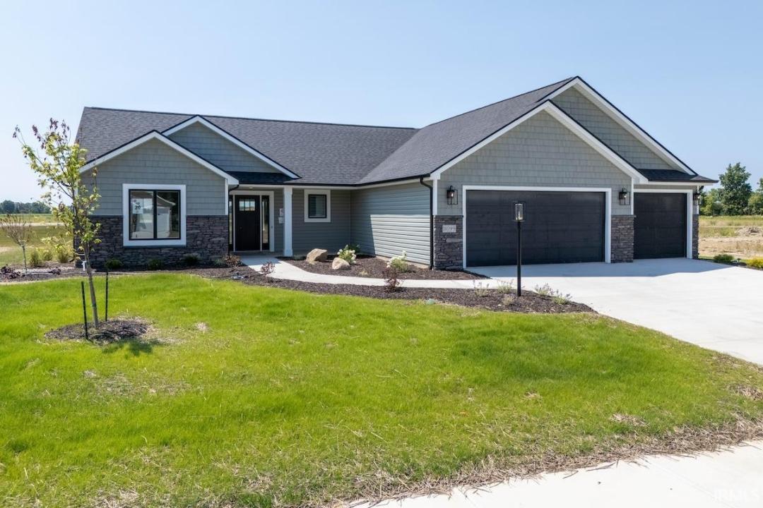11099 Carob Thorn Trail, Roanoke, Indiana 46783, États-Unis