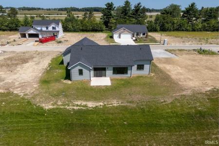 11099 Carob Thorn Trail, Roanoke, Indiana 46783, États-Unis